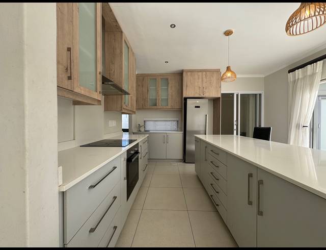 4 BEDROOM HOUSE FOR SALE IN PARKLANDS NORTH